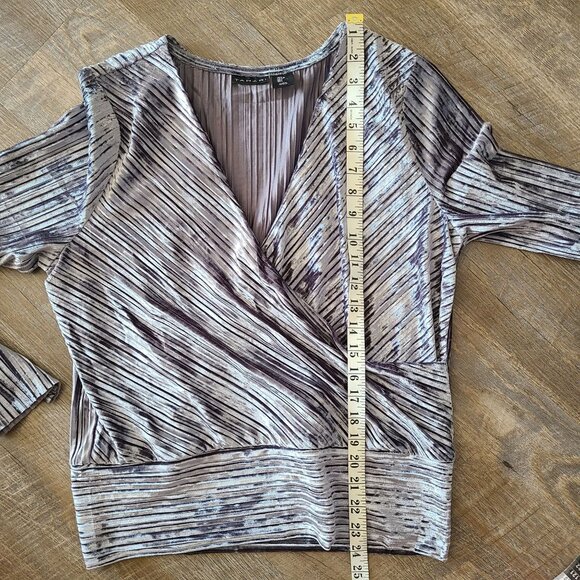 Tahari US Women's Size L Ribbed Velour Surplice Long Sleeve Top Holiday Velvet - Picture 8 of 9